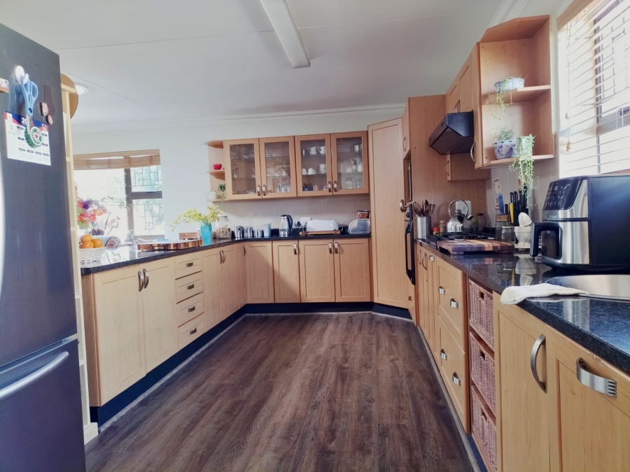 3 Bedroom Property for Sale in Fraaiuitsig Western Cape